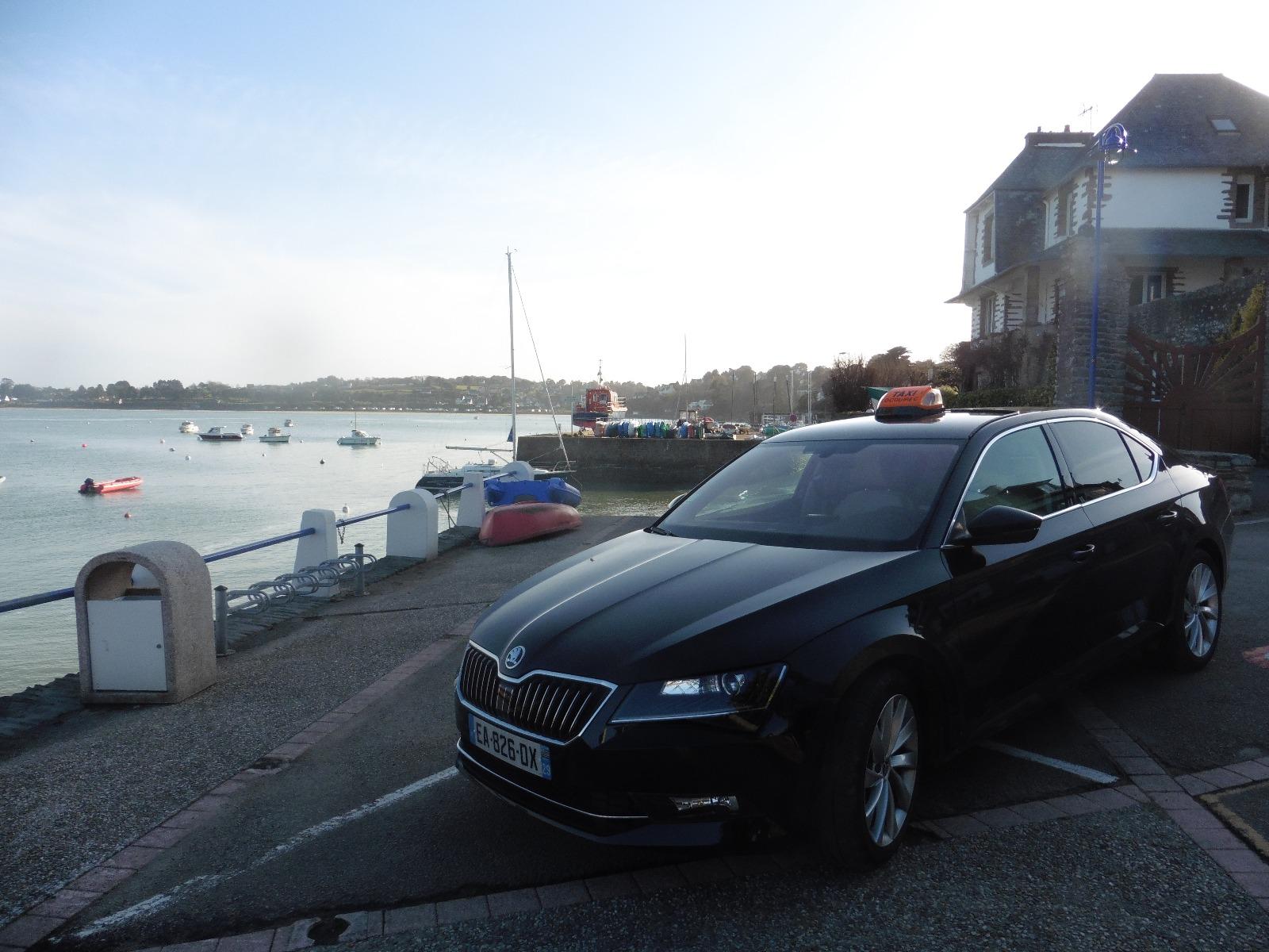 TAXIS QUÉRÉ à Locquirec